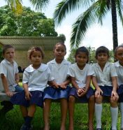 honduras-school-kids-primary-students-latino-latino_t20_e3l3Nm